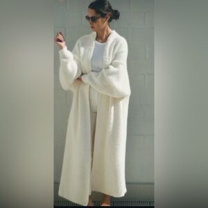 NWOT Rosyleia Stunning Long Loose Cardigan Ivory